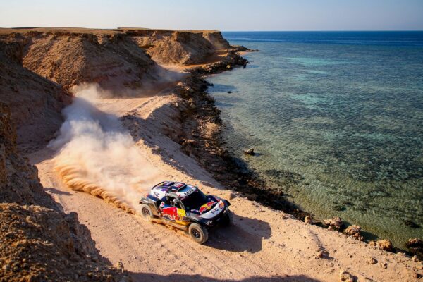 Dakar 2021, S9 : Peterhansel s'impose au détriment de Serradori