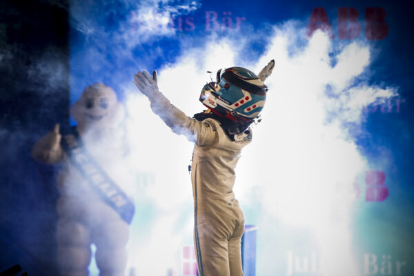 E-Prix de Dariya : De Vries frappe fort