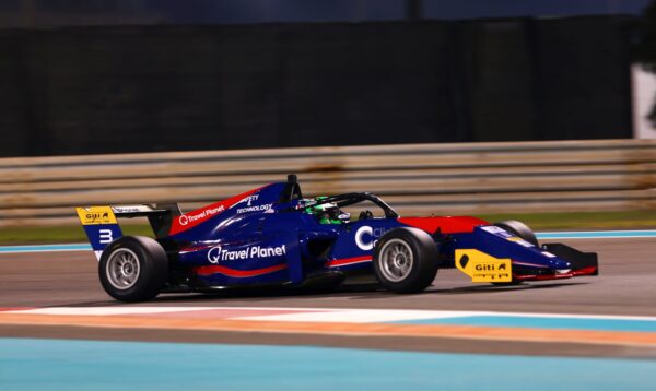 Daruvala et Chovet s'imposent à Abu Dhabi en F3 Asian