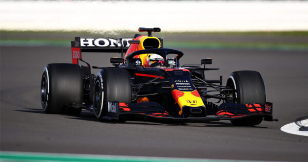 Verstappen et Pérez ont roulé avec la RB16B à Silverstone
