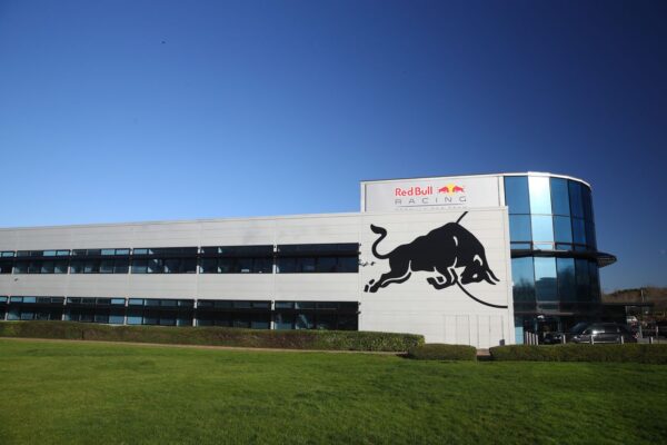 Red Bull officialise la reprise à son compte des blocs Honda