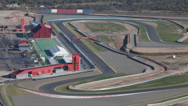Un incendie détruit 80% des stands du circuit Termas de Río Hondo