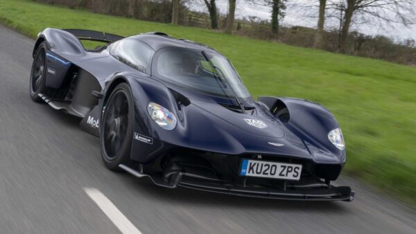 Aston Martin sauve la Valkyrie, des livraisons mi-2021 ?