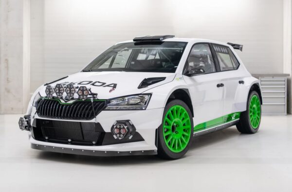Škoda célèbre 120 ans de compétition avec une Fabia Rally2 evo