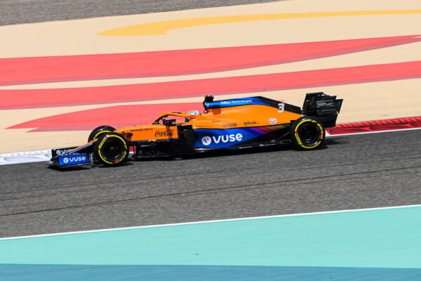 Bahreïn J2, mi-journée : Ricciardo mène devant Alonso