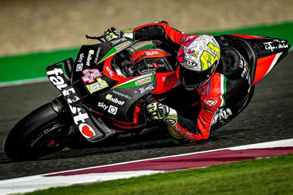 Aleix Espargaró mène la première journée d'essais au Qatar