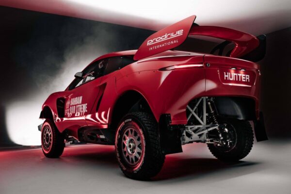 Prodrive va construire une version route de son Dakar Hunter