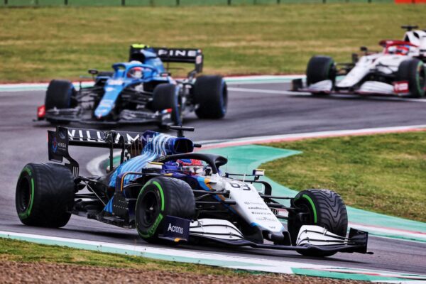 Russell : "cet accident ne nuira pas à mes relations avec Mercedes"