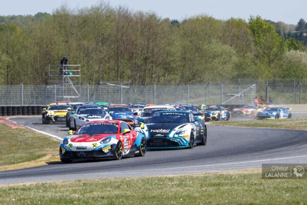 Le championnat de France FFSA GT à fond de sixième !