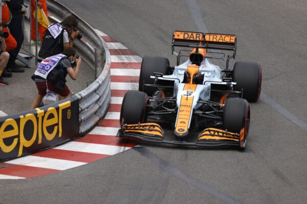 Ricciardo pourrait avoir un nouveau châssis à Baku