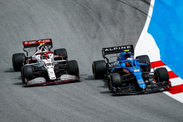Alpine et Alfa Romeo ont aussi des ailerons arrière flexibles