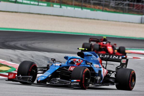 Alpine termine dans les points avec la 9e place d'Ocon