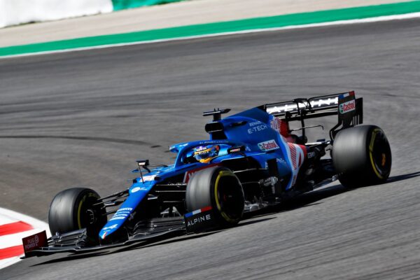 Course solide des Alpine, Ocon et Alonso dans les points