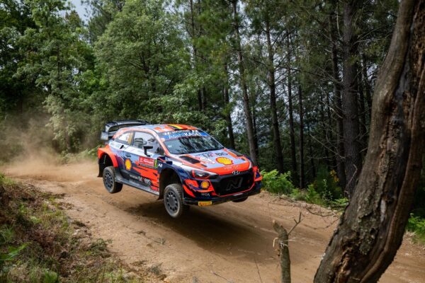 Rallye du Portugal : journée terminée pour Neuville