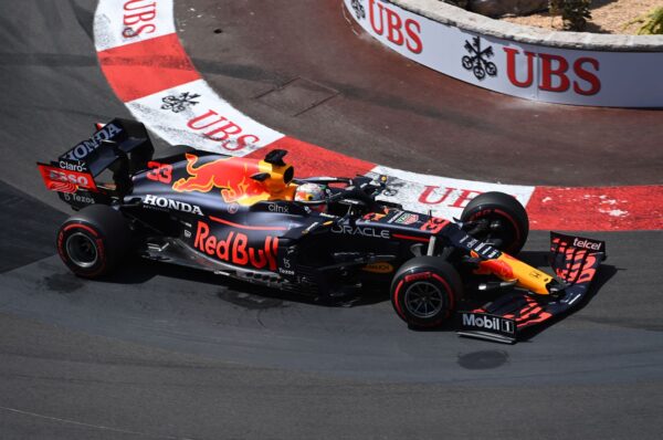 Wolff met en garde Red Bull sur les ailerons flexibles à Baku