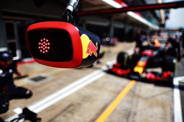 Red Bull recrute chez Mercedes pour son département moteur