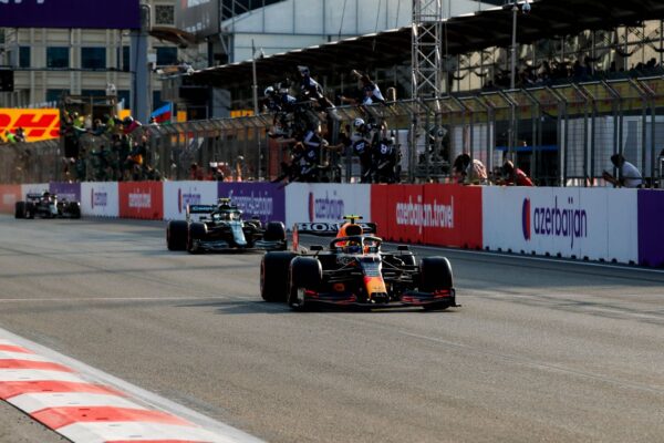 Grand Prix d'Azerbaïdjan : Pérez s'impose devant Vettel et Gasly !