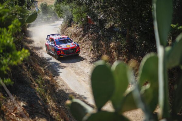 Rallye de Sardaigne, Shakedown : Neuville se montre