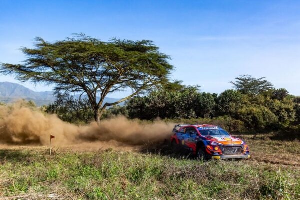 Safari Rally Kenya, J3 mi-journée : Neuville maîtrise !