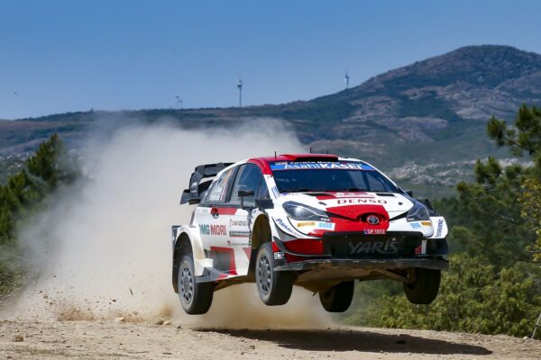 Rallye de Sardaigne, J2 mi-journée : Abandon de Tänak, Ogier leader !