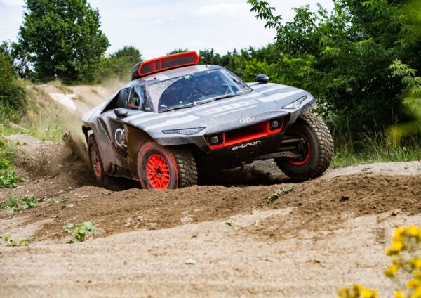 Audi dévoile le RS Q e-tron, son buggy électrique pour le Dakar