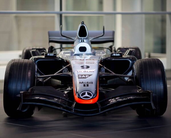 Mercedes a envisagé le rachat de McLaren avant BrawnGP