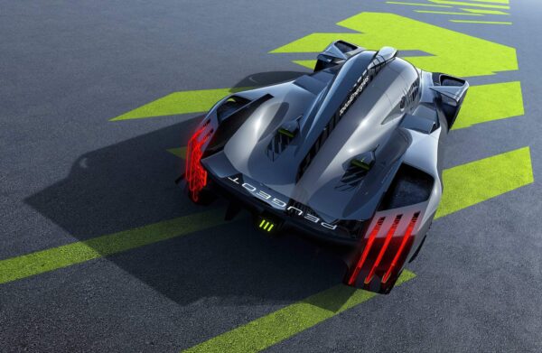 Pourquoi la Peugeot 9X8 n'a pas d'aileron arrière ?