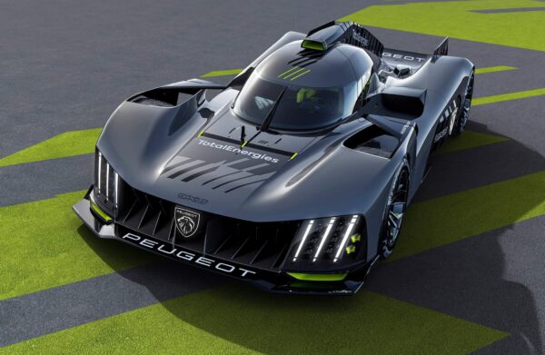 Peugeot dévoile son Hypercar 9X8 pour son retour en FIA WEC