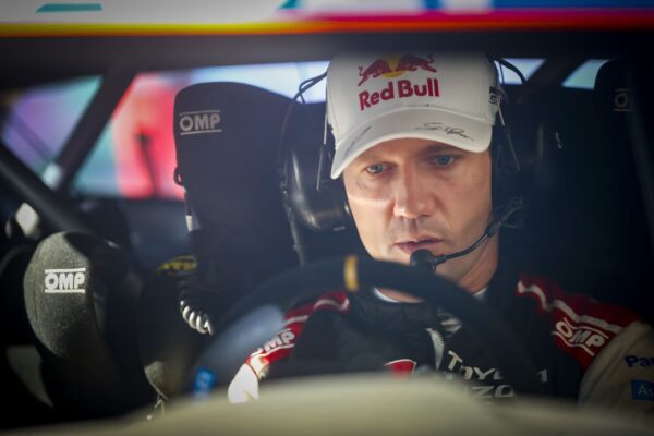 Sébastien Ogier discute de son contrat 2022 avec Toyota