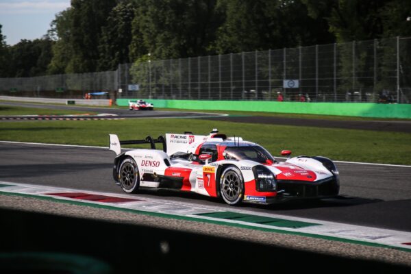 6H Monza, H+3 : la Toyota #7 mène, la #8 déraille