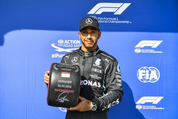 Hamilton éteint la controverse du dernier tour en qualifications