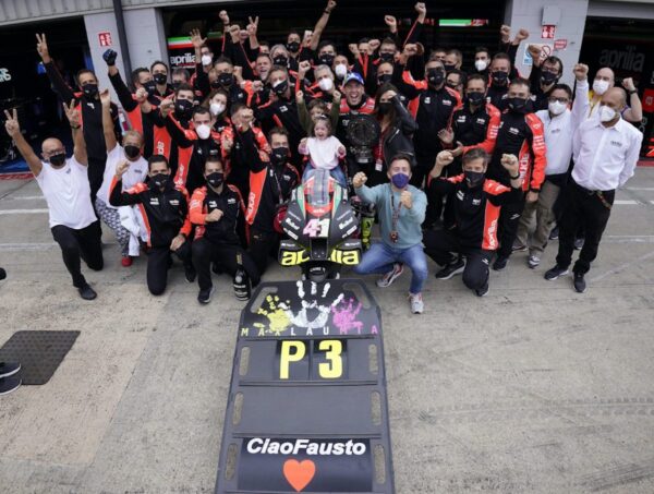 Un podium en MotoGP pour Aprilia