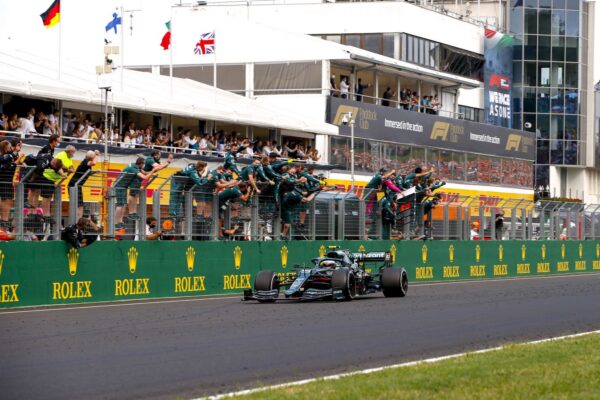 Aston Martin demande la révision de la disqualification de Vettel