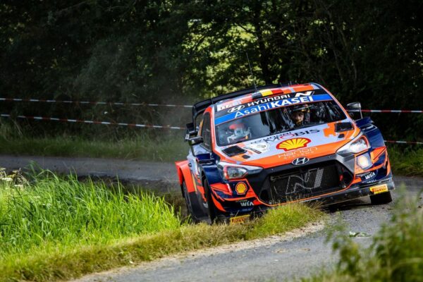 Rallye d'Ypres, Etape 1 : le récital de Neuville !