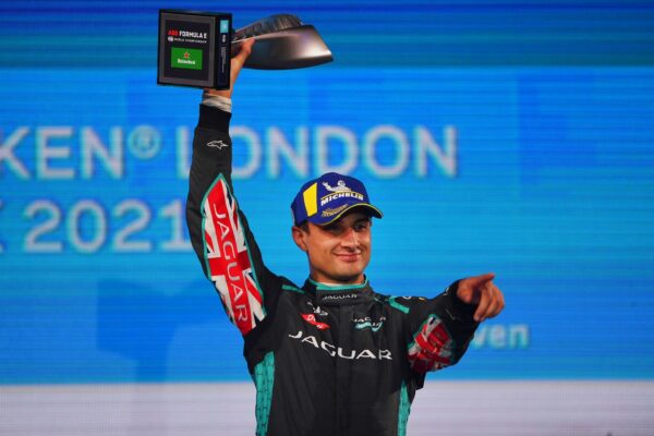Jaguar Racing prolonge Mitch Evans dans un contrat pluriannuel