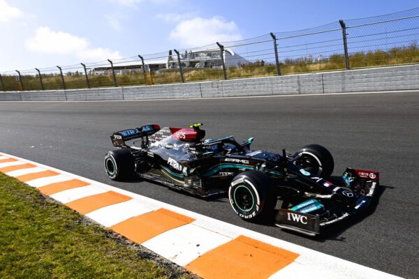 Bottas a bien ralenti quand Mercedes lui a demandé