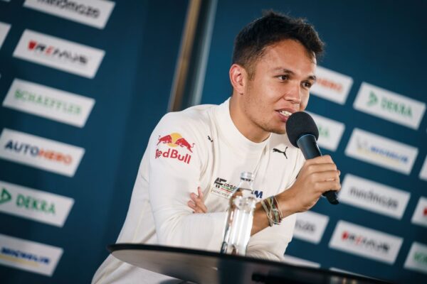 Selon Horner, Mercedes dissuaderait Albon d'aller chez Williams