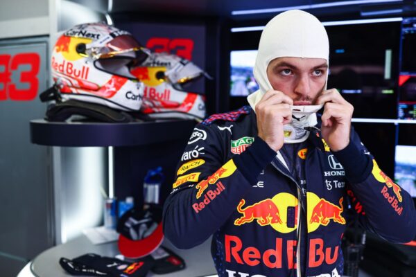 Verstappen partira en fond de grille à Sotchi