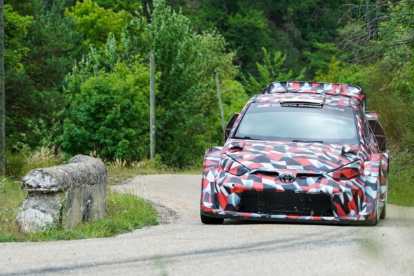 Des zones obligatoires en mode électrique pour les Rally1