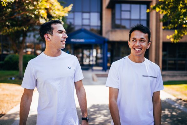 Alex Albon signe chez Williams pour 2022