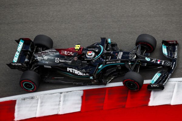 Red Bull ne protestera pas contre la suspension arrière de Mercedes