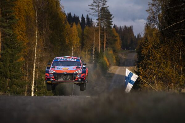 Rallye de Finlande, J1 : Breen surprend son leader Tänak