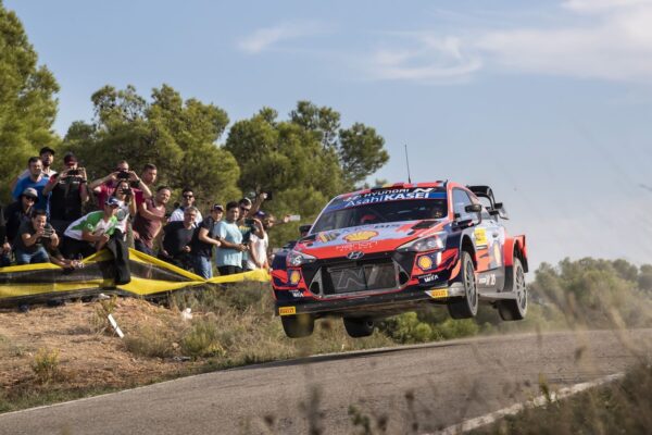 Rallye de Catalogne, J1 : Neuville prend l'ascendant sur Evans