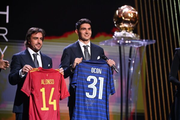 Les pilotes Alpine en invités surprise du Ballon d'Or 2021