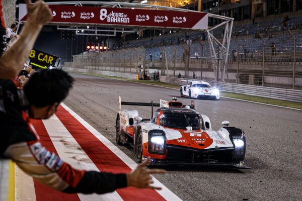 8H de Bahreïn : la Toyota #8 s'impose, le titre pour la #7 !
