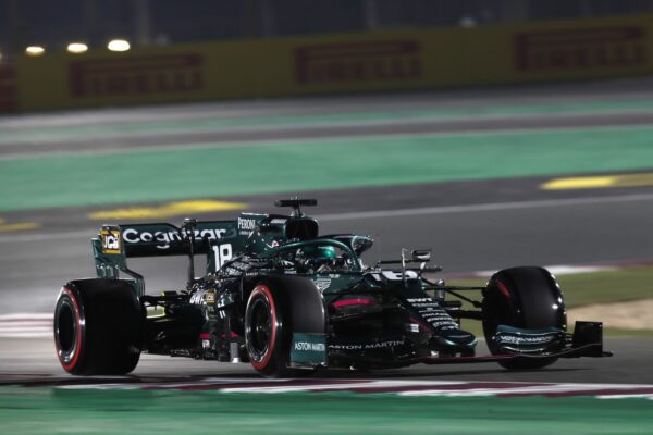 Aston Martin avec les deux voitures dans les points au Qatar