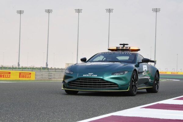 Caméra embarquée du circuit de Losail à bord du Safety Car