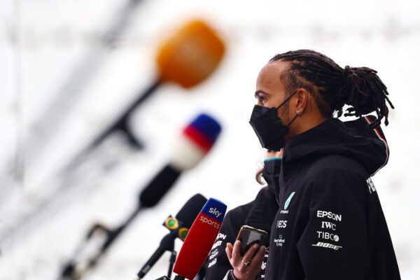 Hamilton pénalisé au Brésil pour changement de moteur
