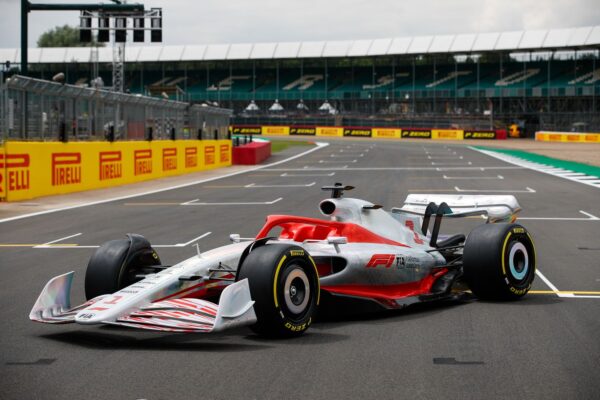 Ross Brawn souhaite des F1 plus compactes en 2026