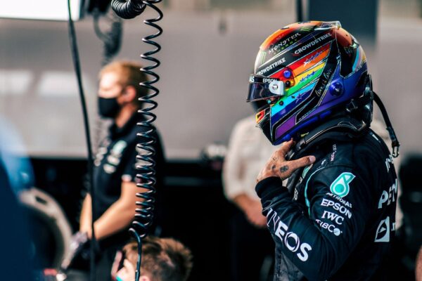 Double convocation pour Hamilton chez les commissaires